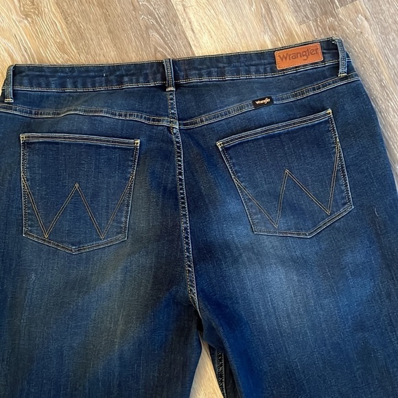 Wrangler high rise bold boot cut jeans size 20W long med/dark wash - Picture 10 of 13